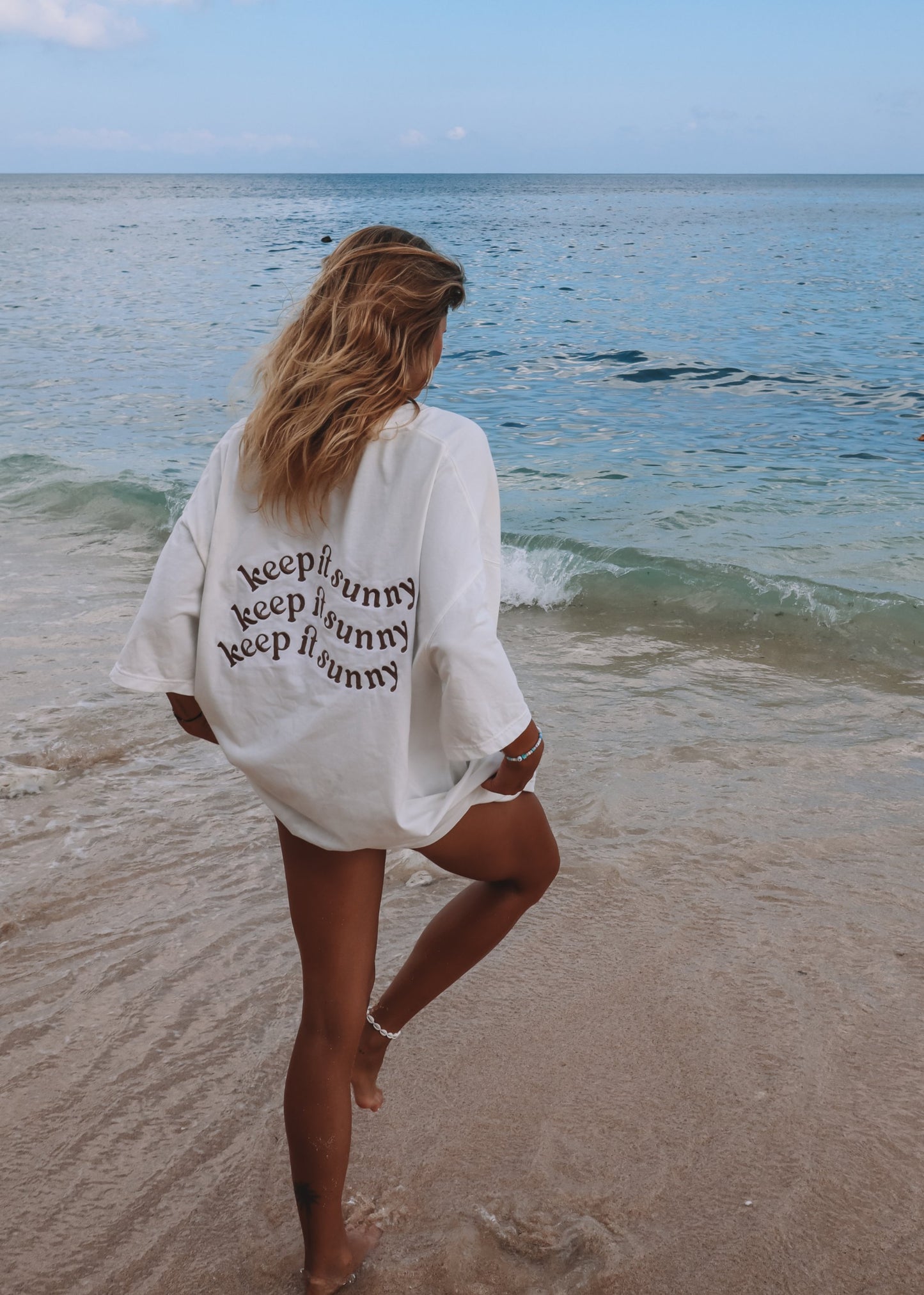 THE KEEP IT SUNNY OVERSIZE TEE