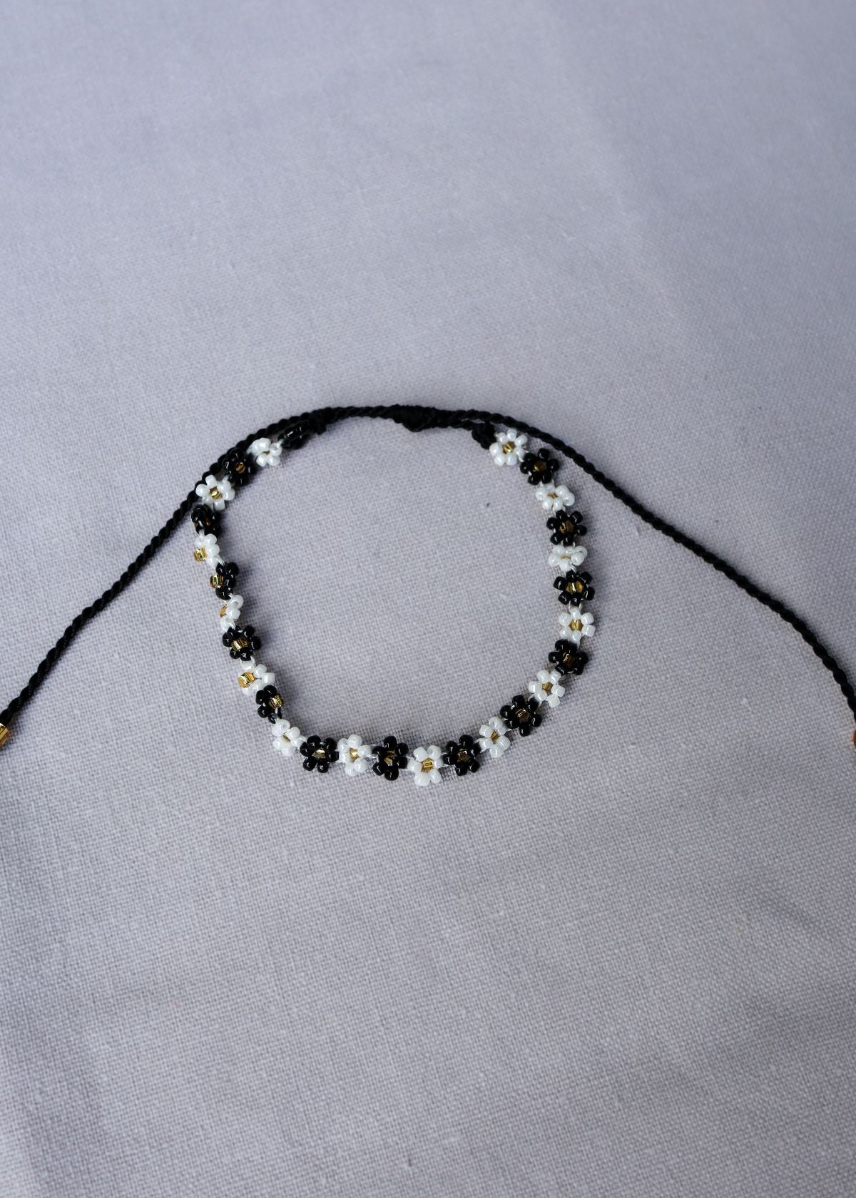 THE FLOWER BRACELET