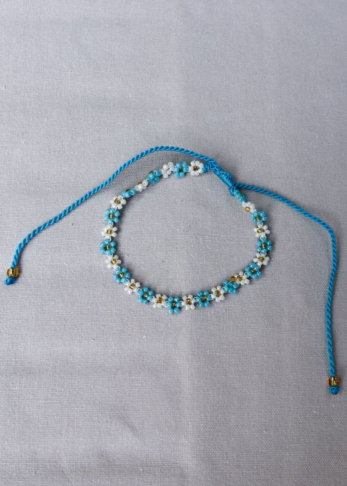 THE FLOWER BRACELET