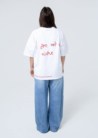 THE I AM NOT A NICHE OVERSIZE TEE