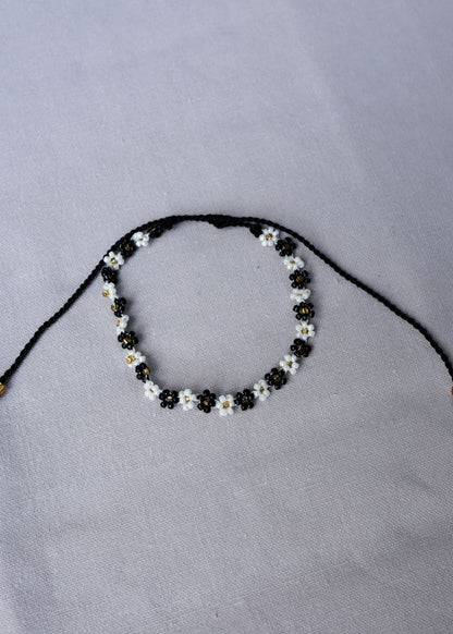 THE FLOWER BRACELET