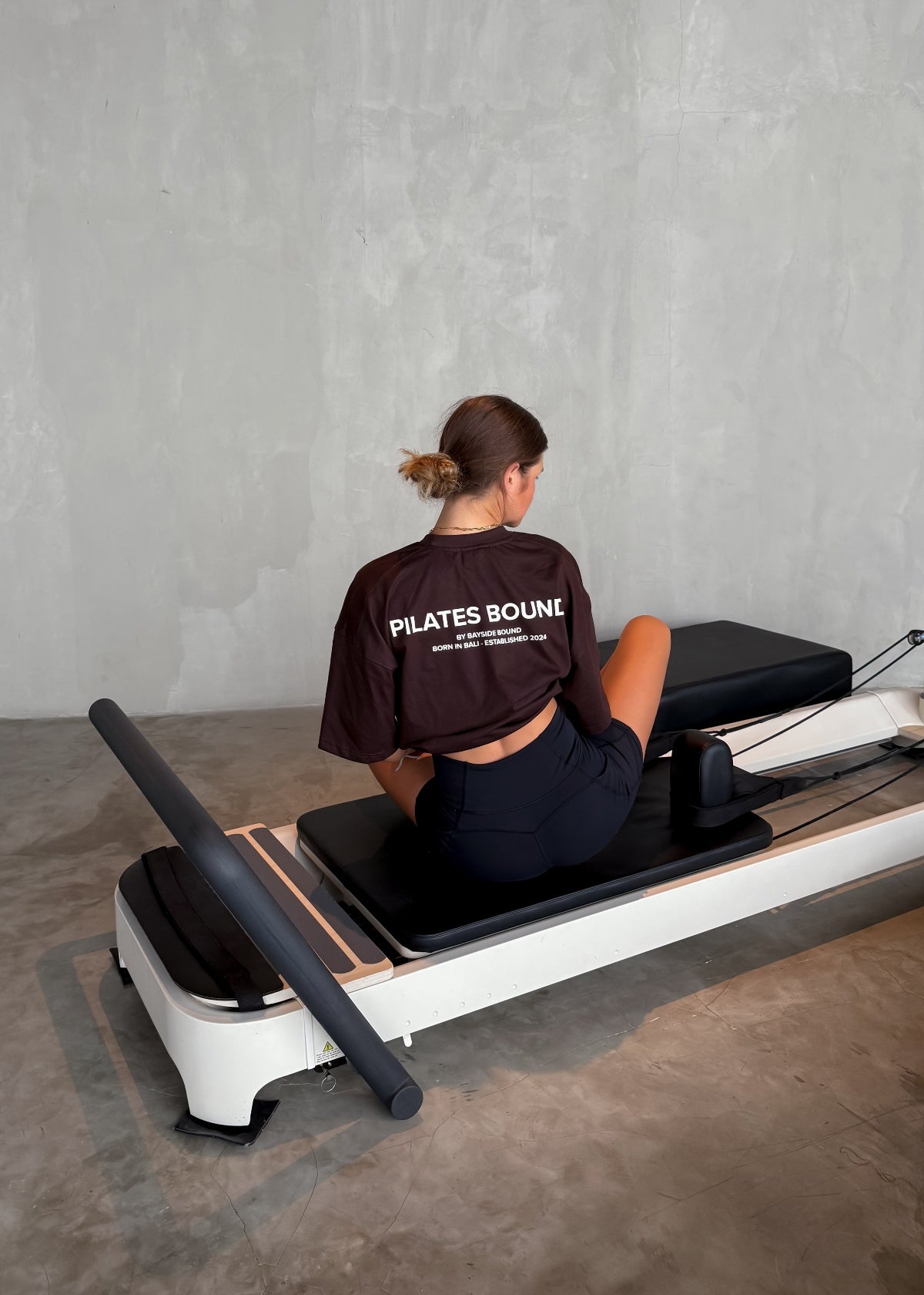 THE PILATES BOUND© OVERSIZE TEE BROWN