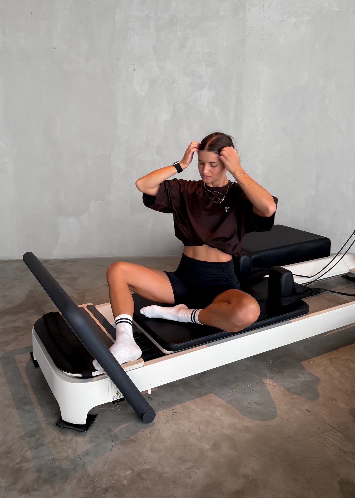THE PILATES BOUND© OVERSIZE TEE BROWN